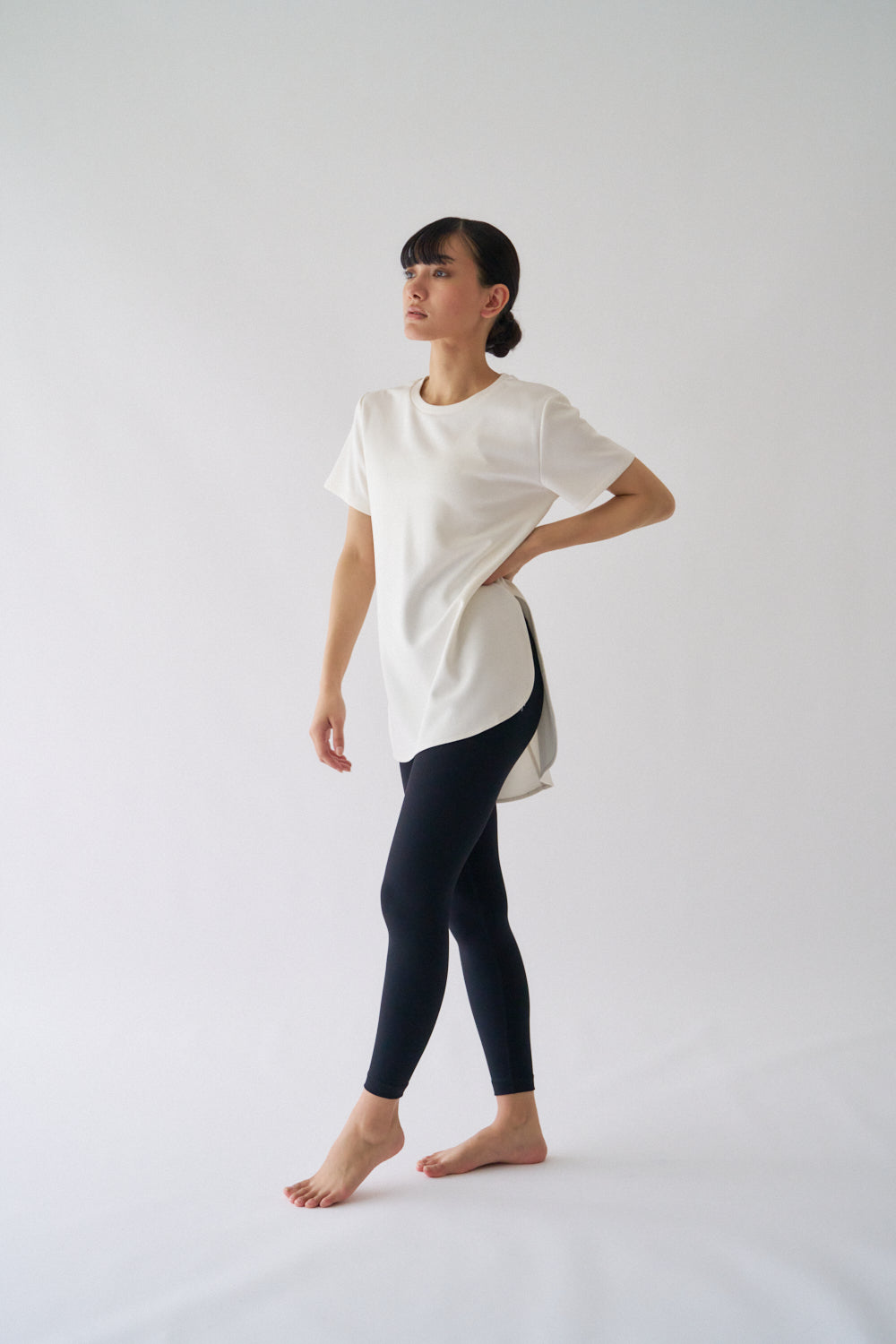 ZEN SEAMLESS カーブカットロングTシャツ