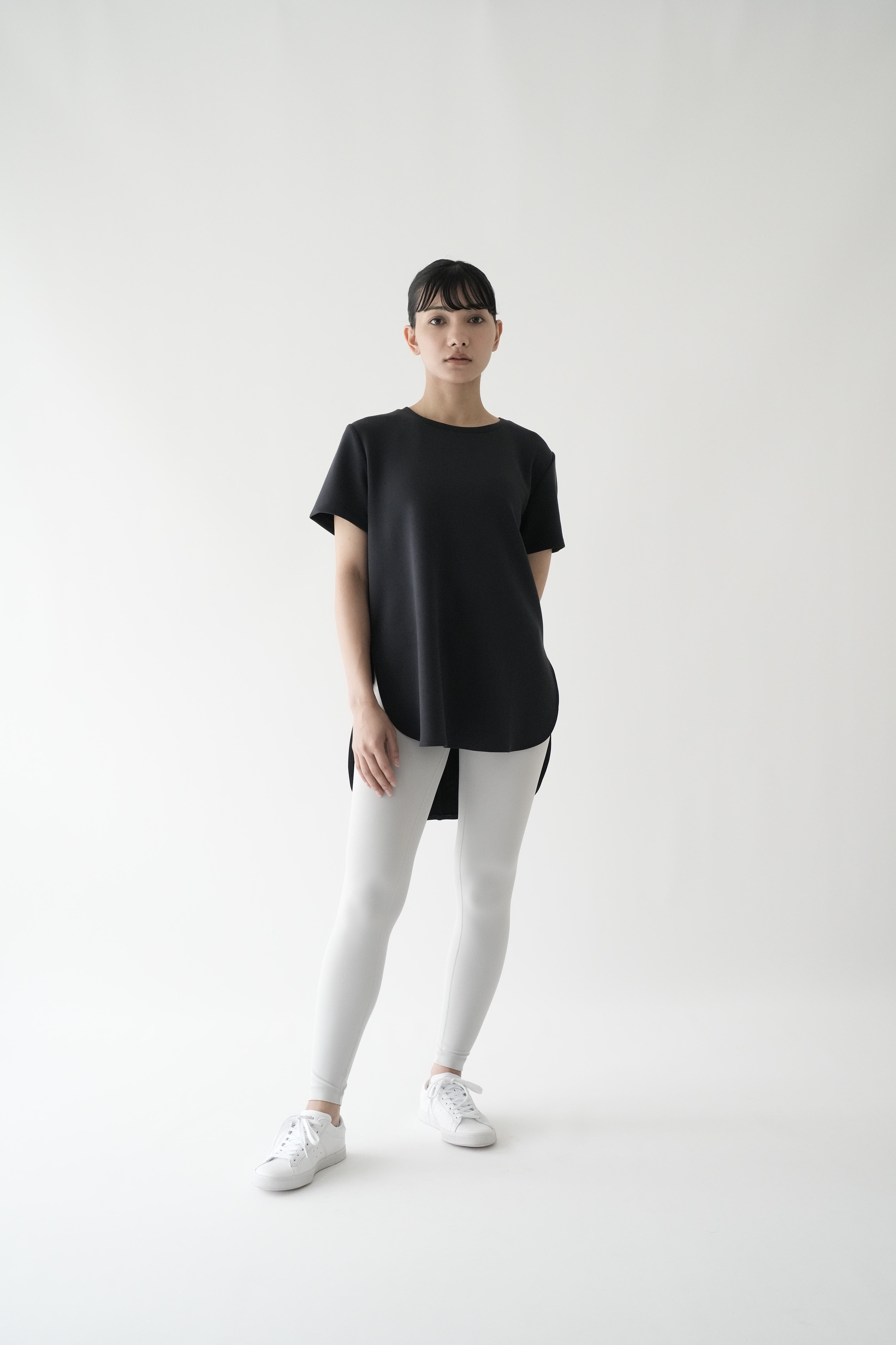 ZEN SEAMLESS カーブカットロングTシャツ