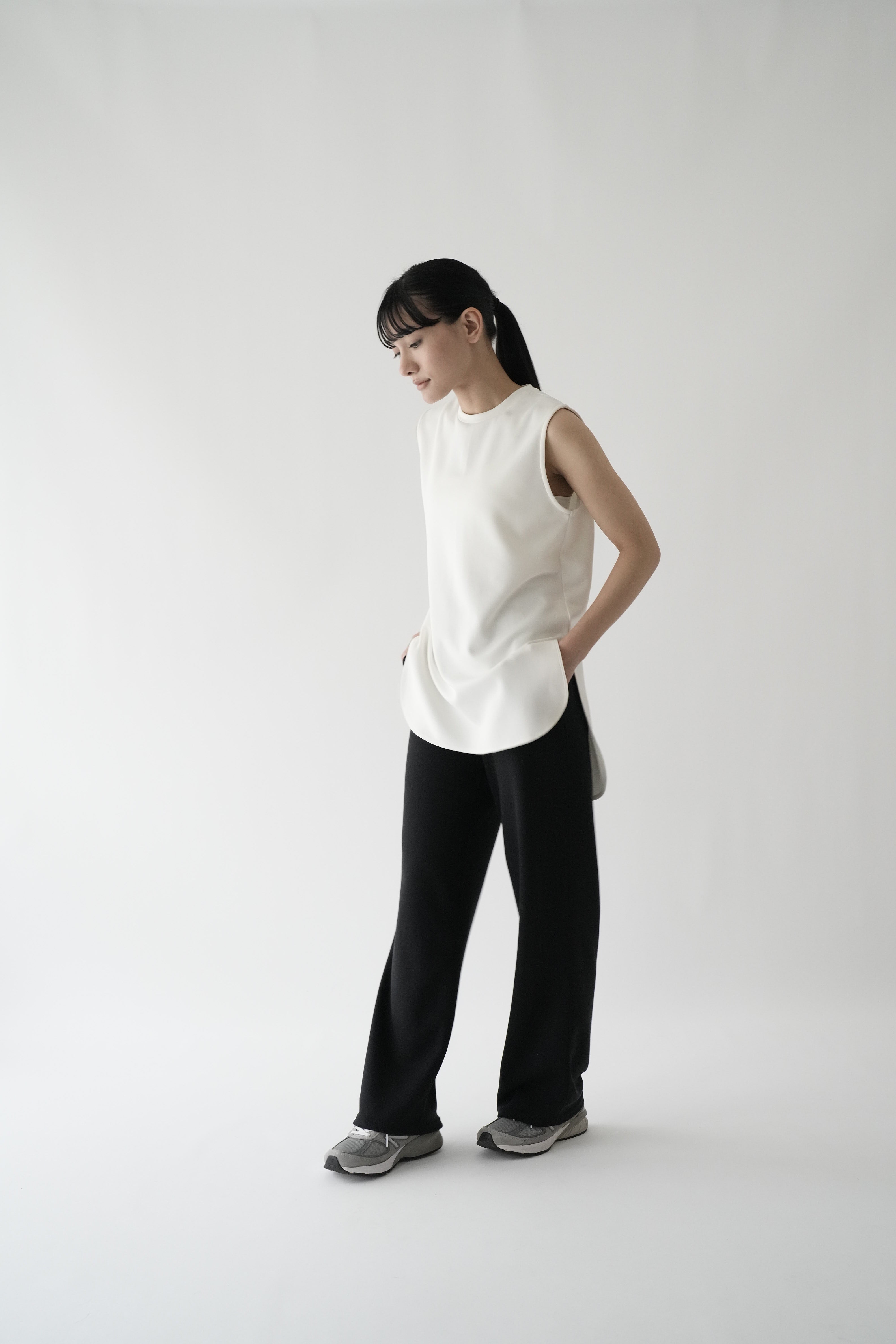ZEN SEAMLESS スタンダードストレートパンツ