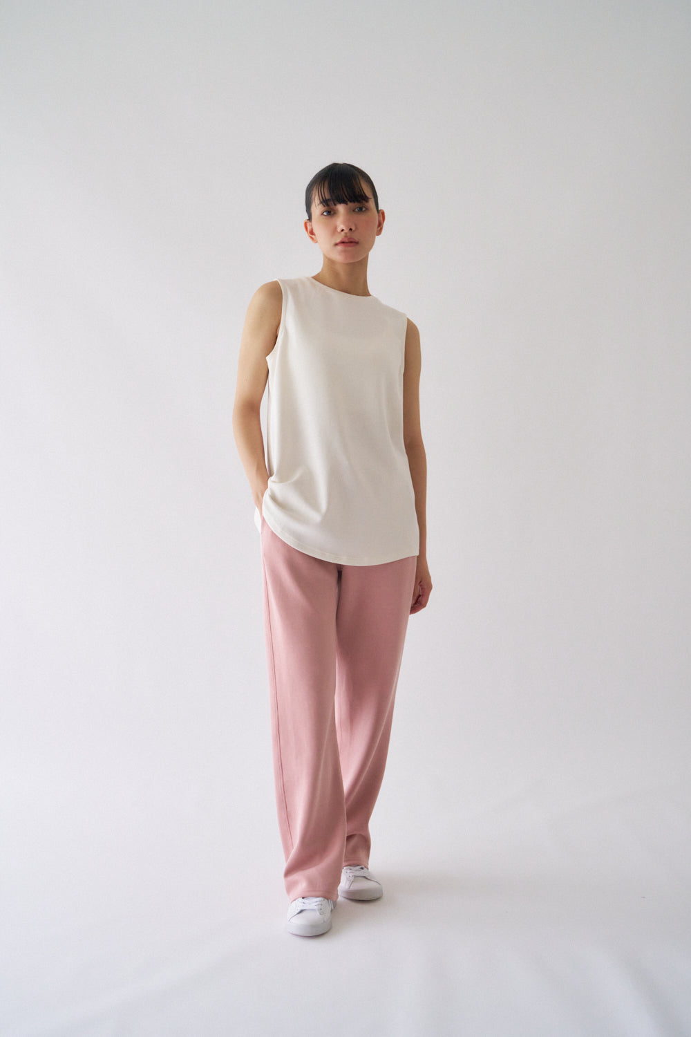 ZEN SEAMLESS スタンダードストレートパンツ