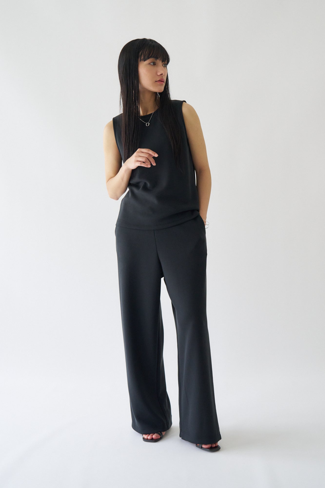 ZEN SEAMLESS スタンダートノースリーブシャツ
