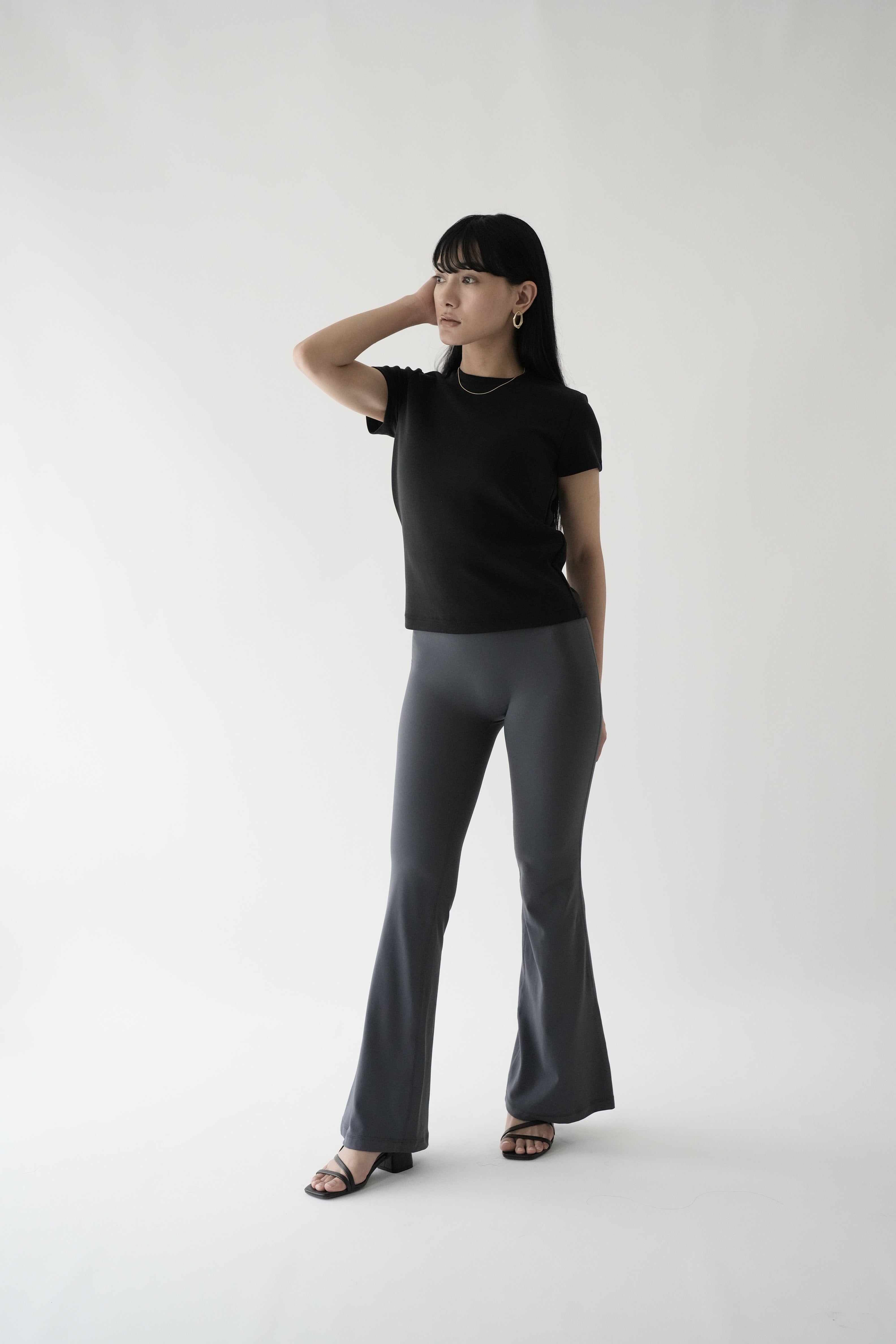 ZEN SEAMLESS フィットTシャツ