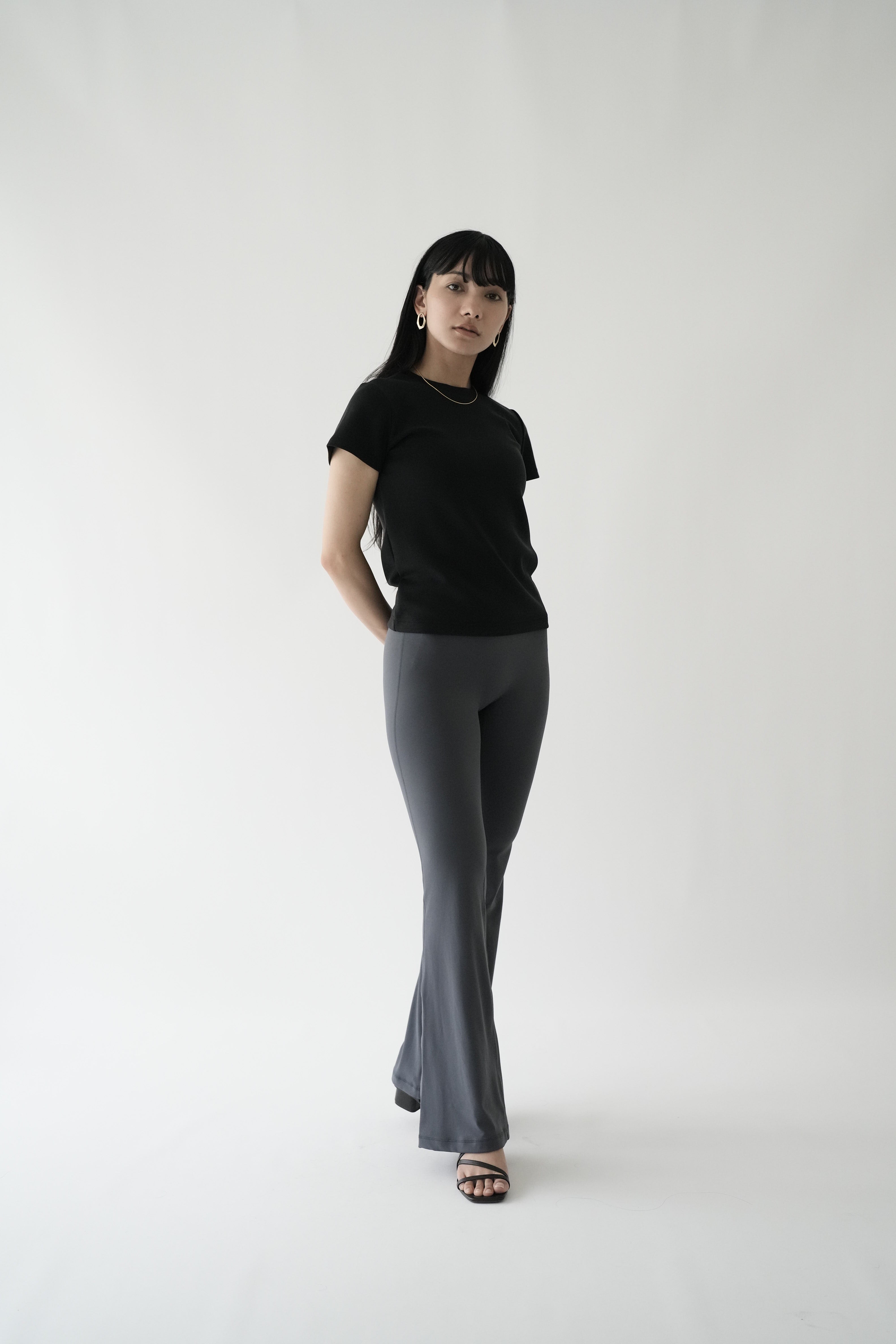 ZEN ESSENTIAL シグニチャー レギンスフレアパンツ