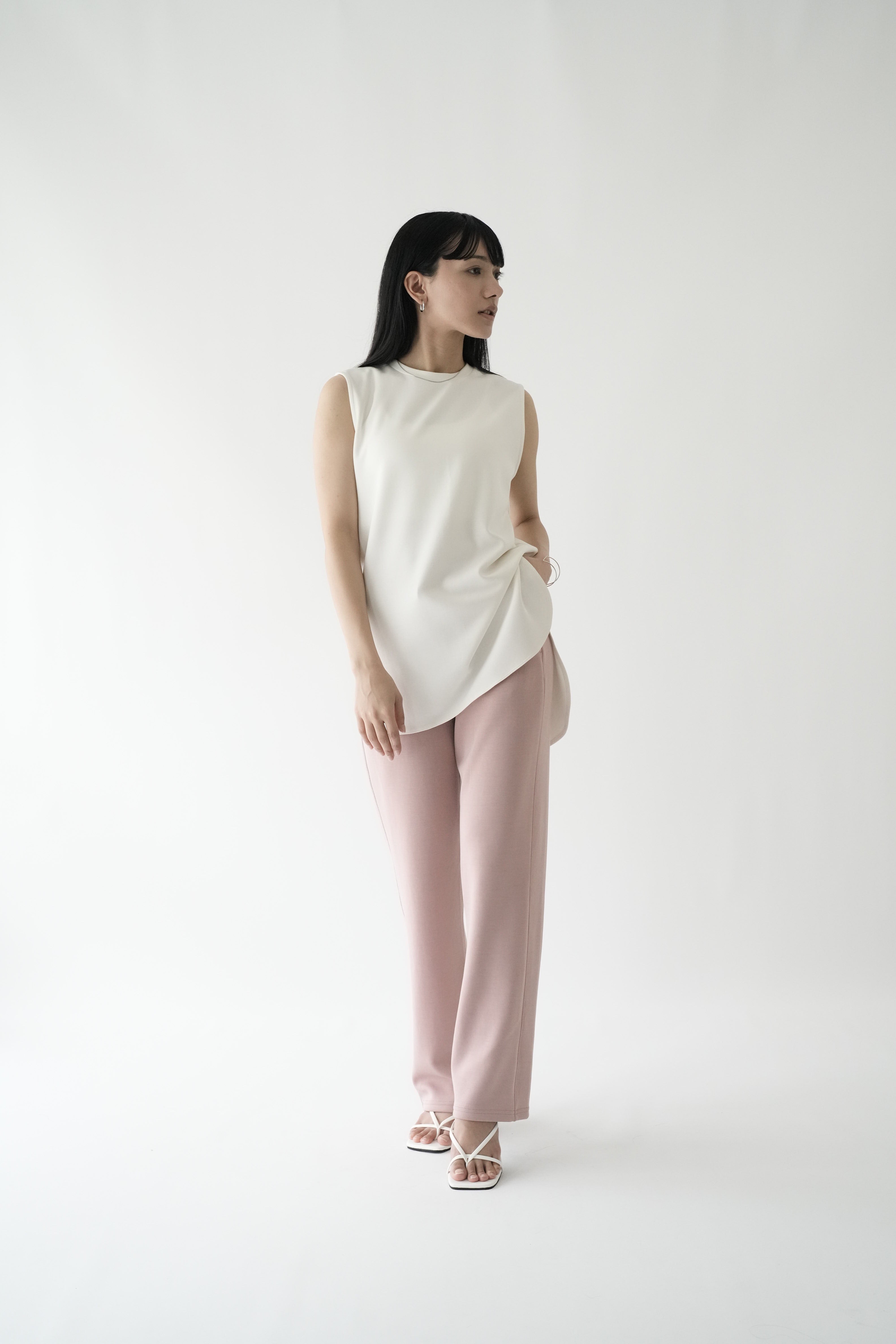 ZEN SEAMLESS スタンダードストレートパンツ