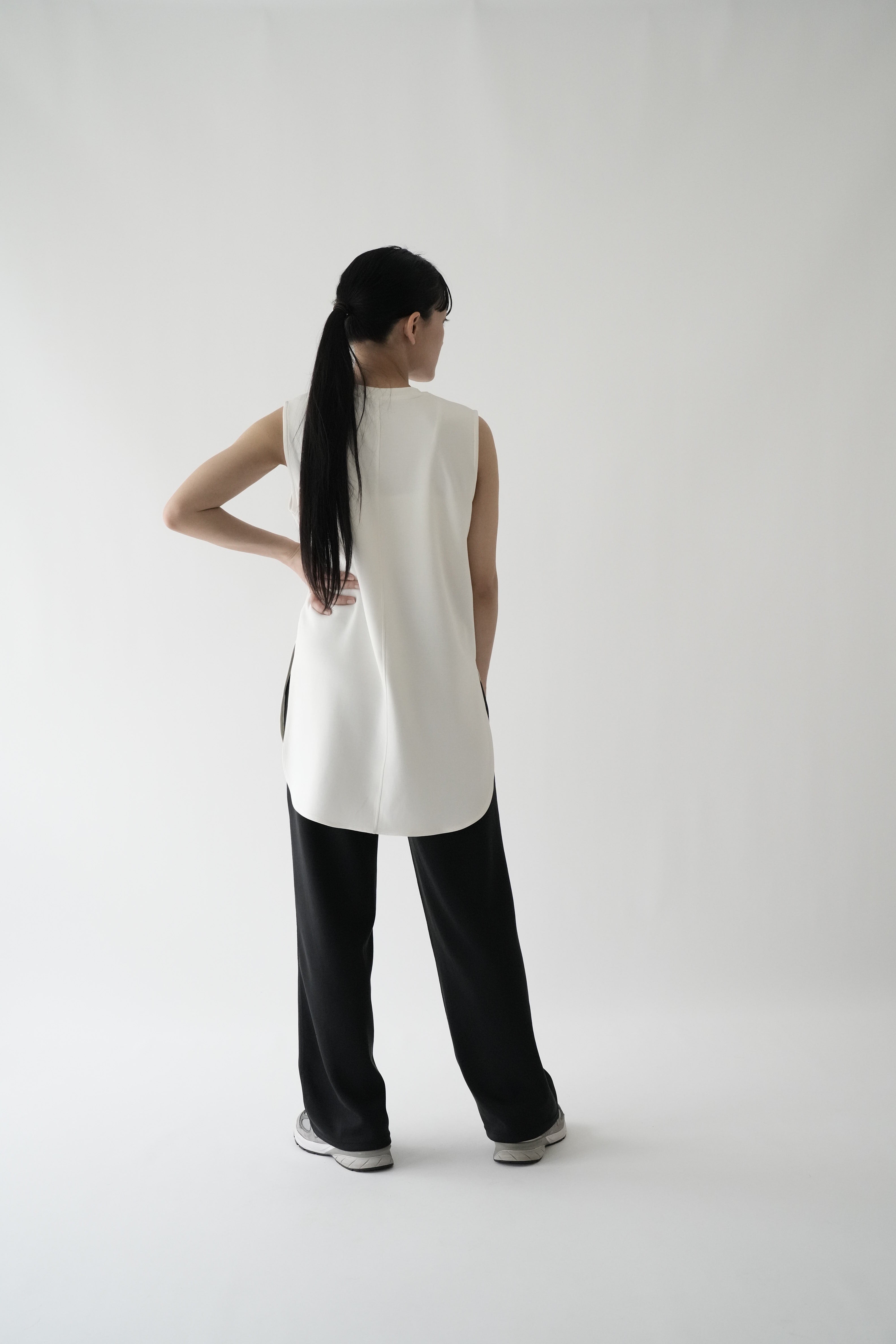 ZEN SEAMLESS カーブカットロングノースリーブシャツ