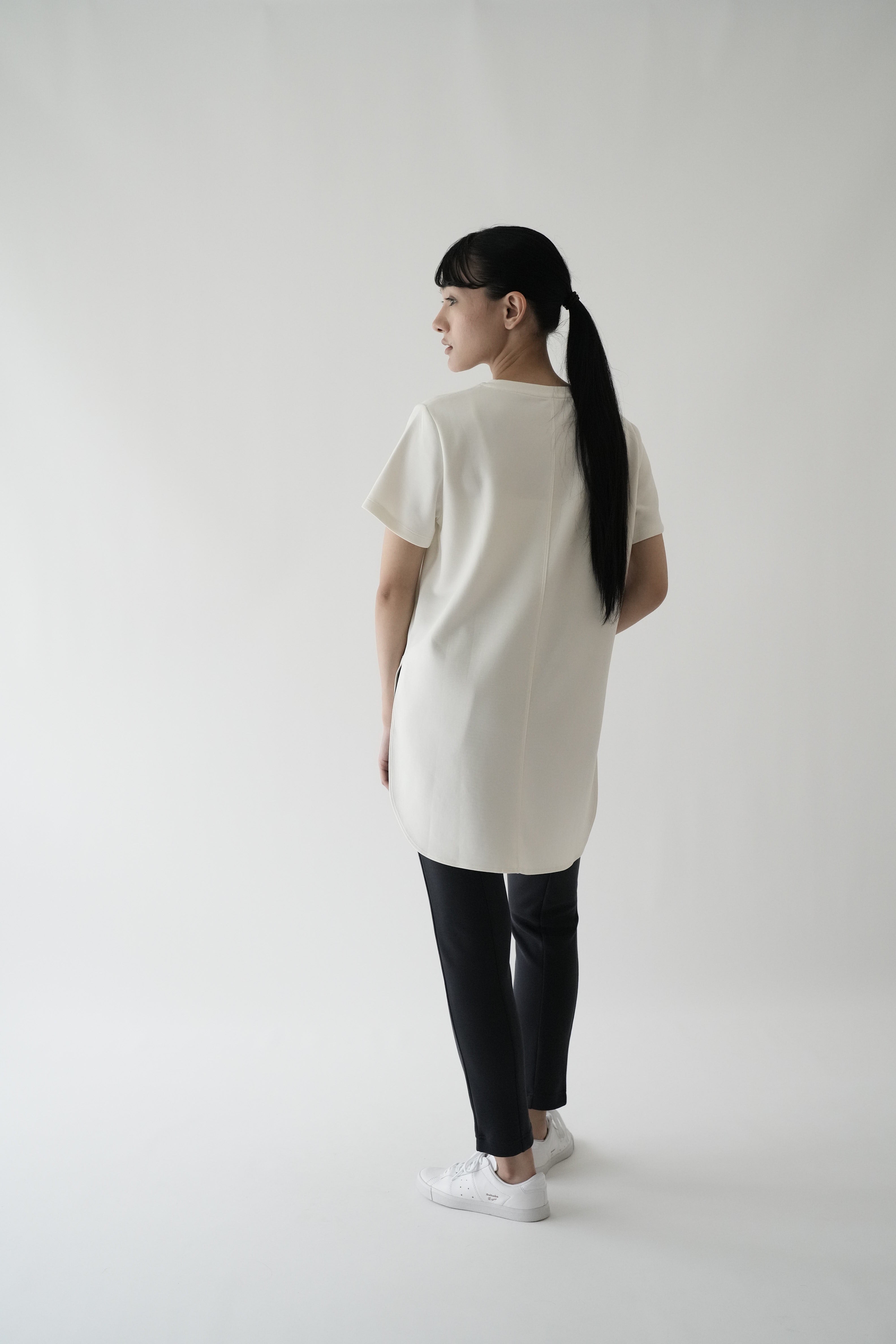 ZEN SEAMLESS カーブカットロングTシャツ