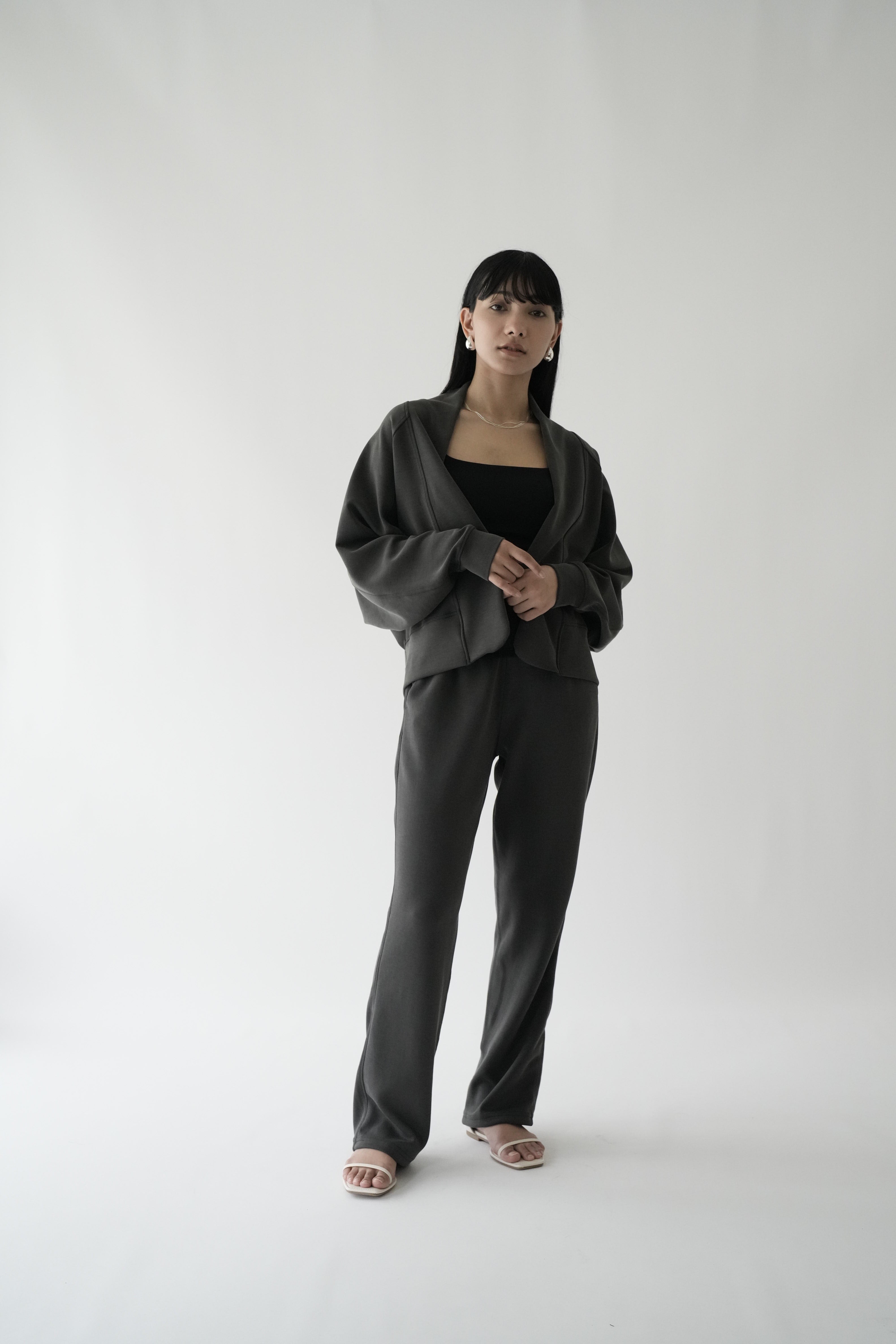 ZEN SEAMLESS スタンダードストレートパンツ