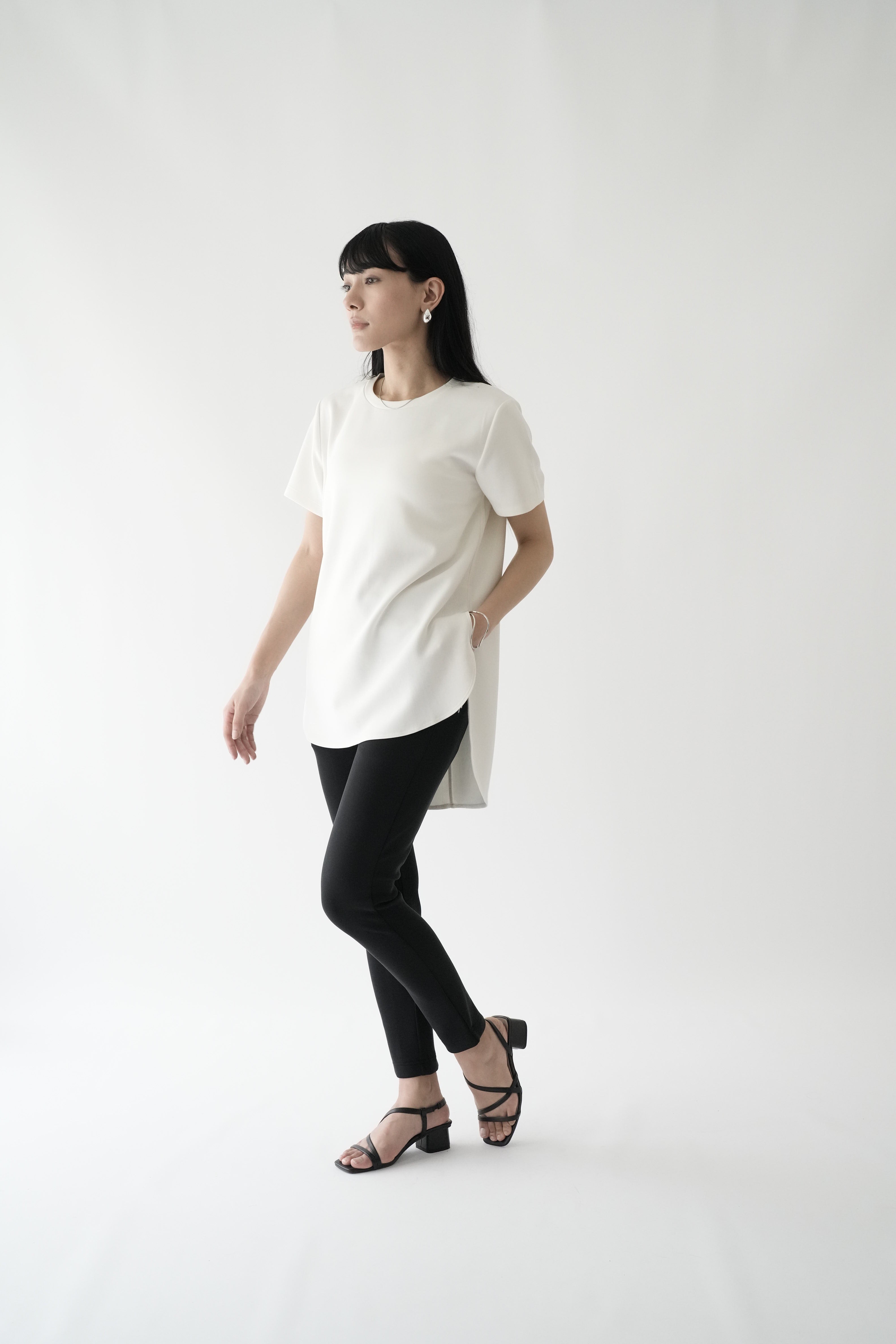 ZEN SEAMLESS カーブカットロングTシャツ
