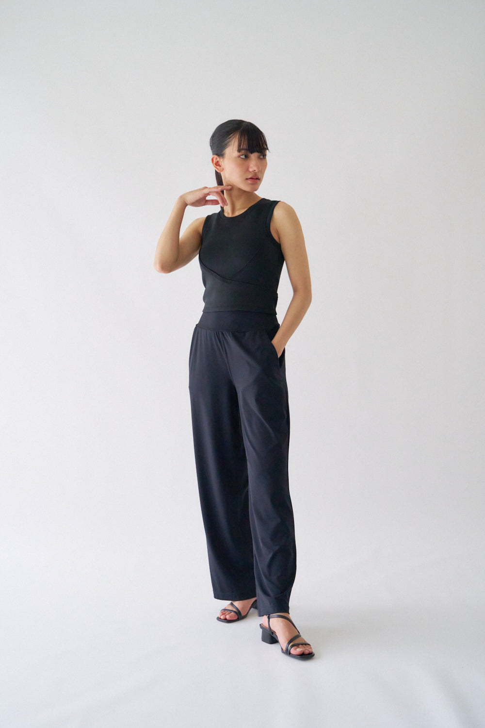 ZEN SEAMLESS クロスラインブラトップ