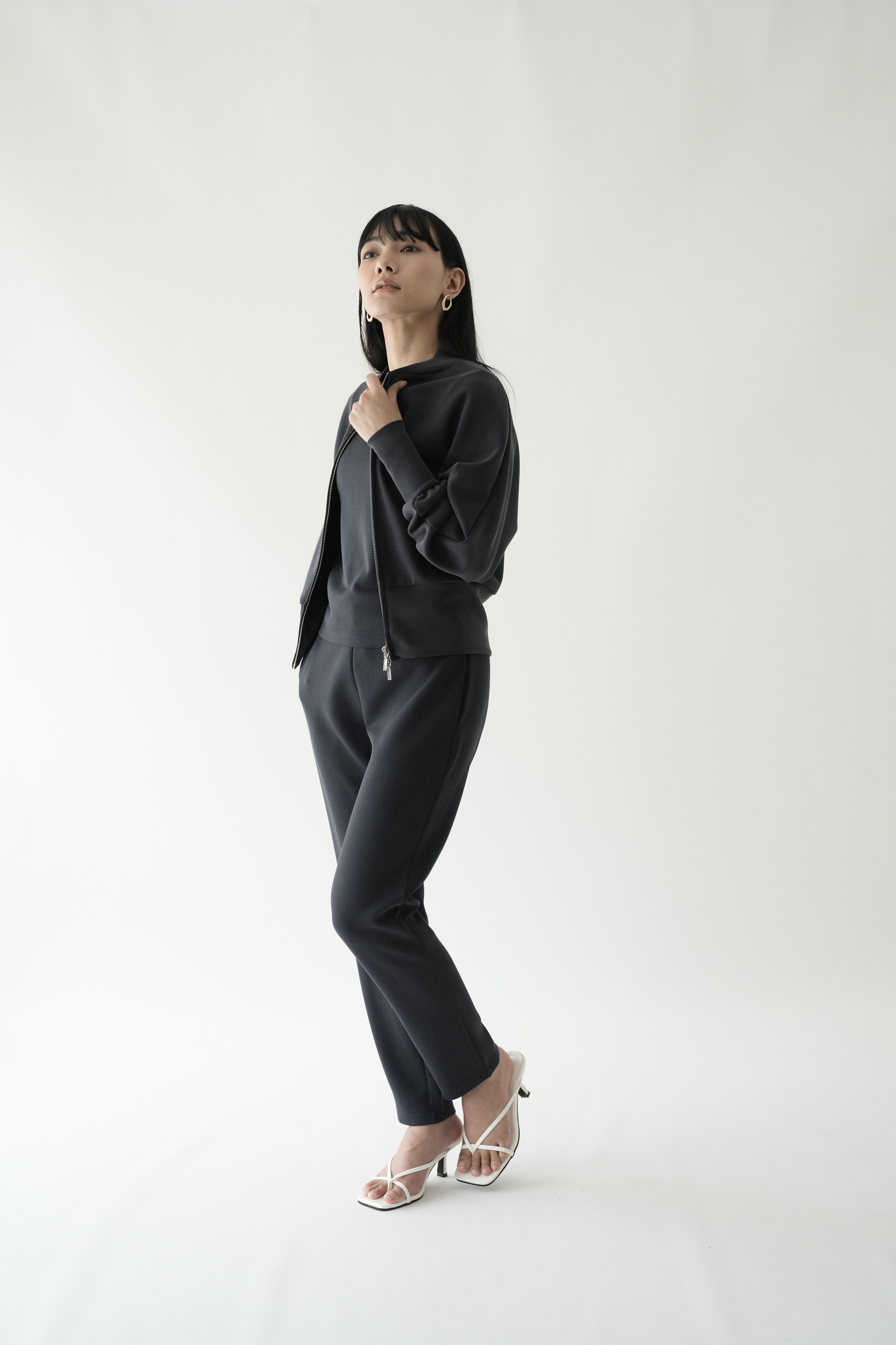 ZEN SEAMLESS テーパードパンツ