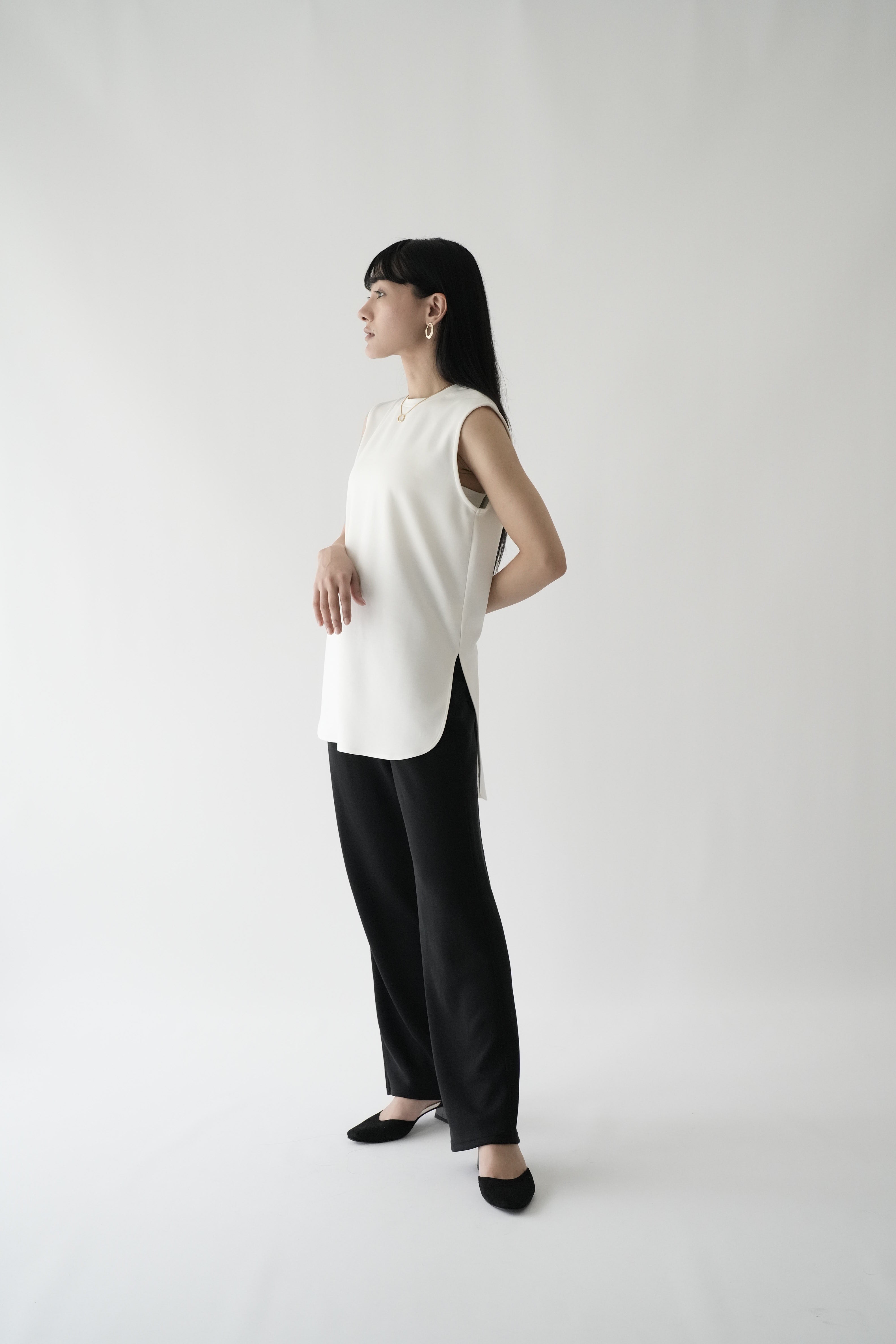 ZEN SEAMLESS カーブカットロングノースリーブシャツ