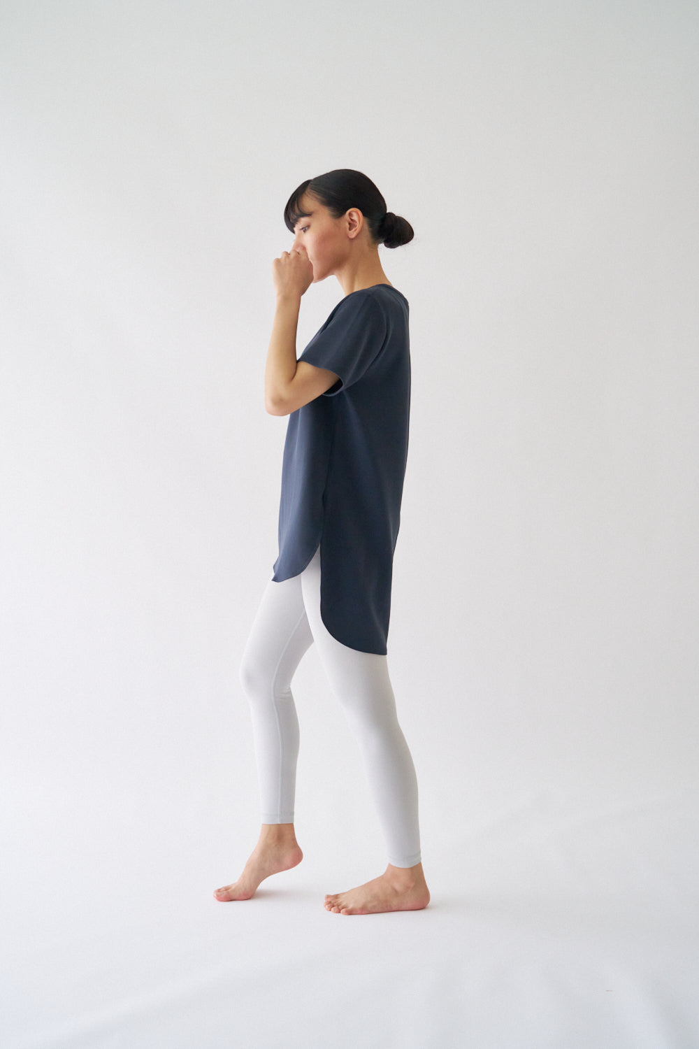 ZEN SEAMLESS カーブカットロングTシャツ