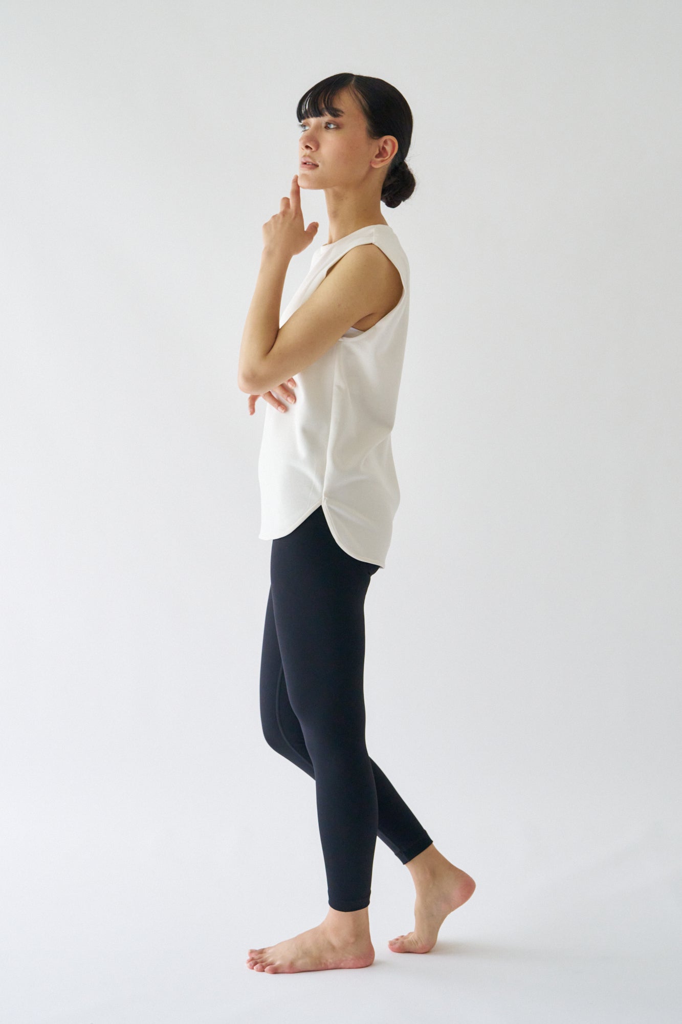 ZEN SEAMLESS タックノースリーブシャツ