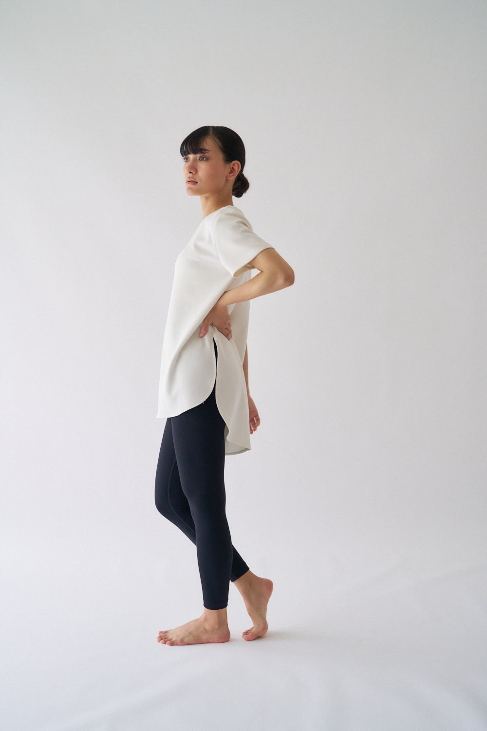 ZEN SEAMLESS カーブカットロングTシャツ