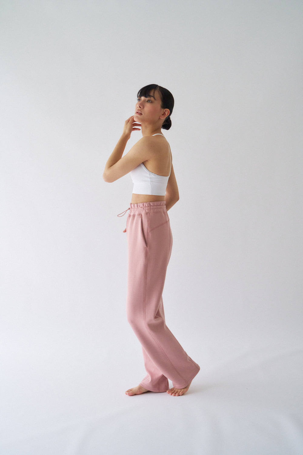 ZEN SEAMLESS スタンダードストレートパンツ
