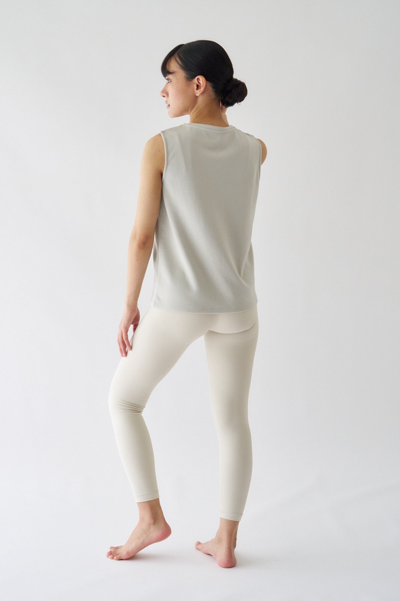 ZEN SEAMLESS スタンダートノースリーブシャツ