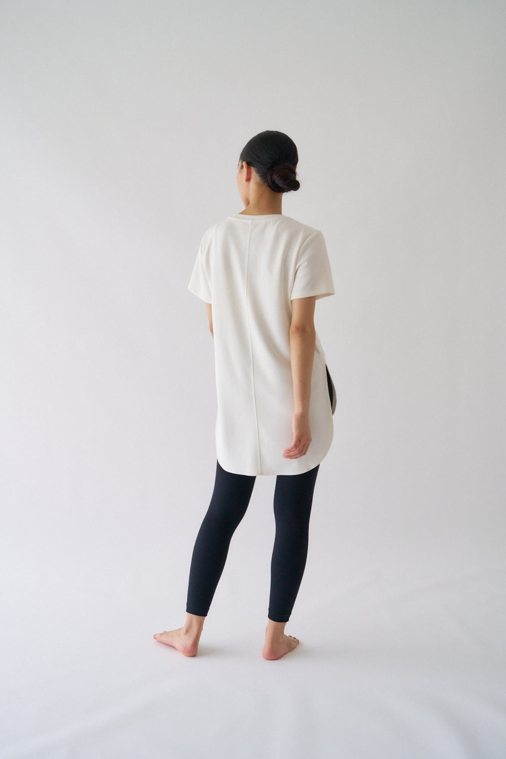ZEN SEAMLESS カーブカットロングTシャツ