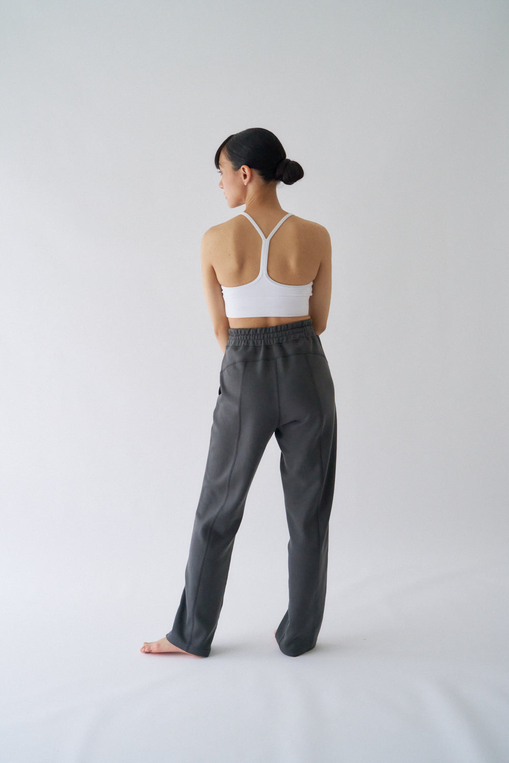 ZEN SEAMLESS スタンダードストレートパンツ