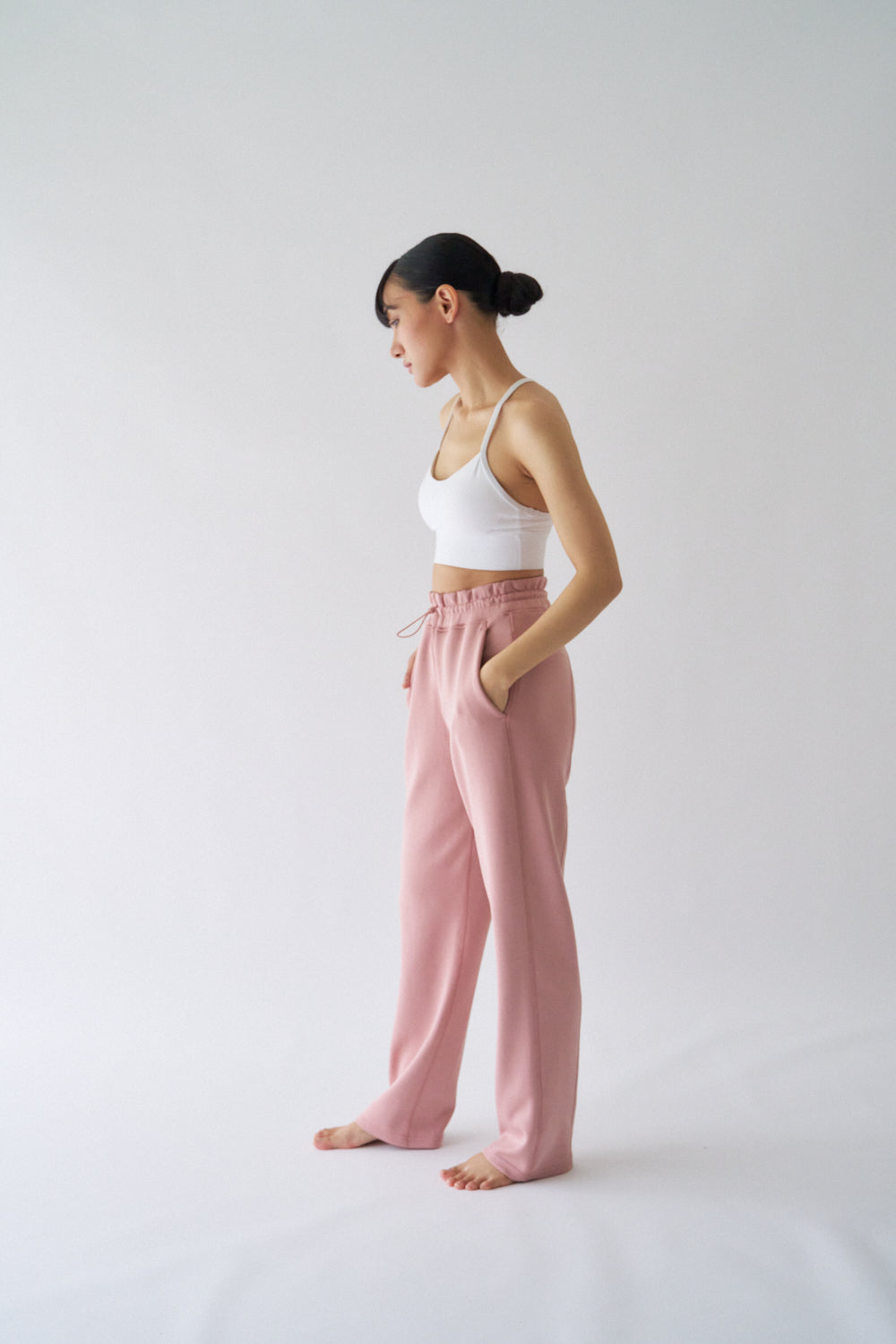 ZEN SEAMLESS スタンダードストレートパンツ