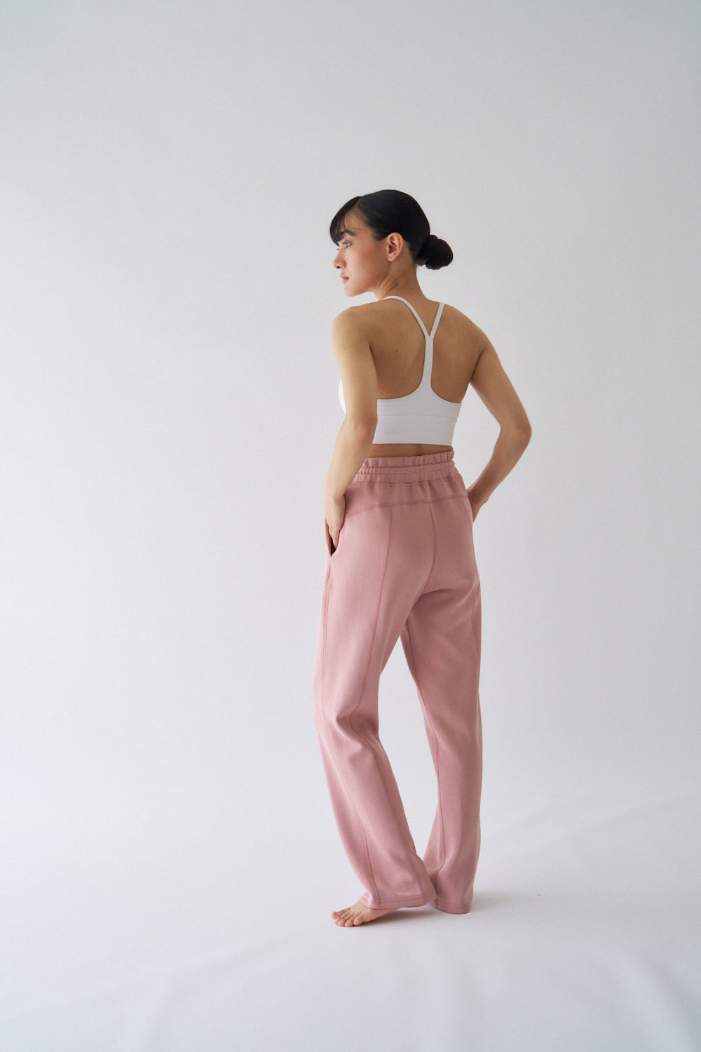 ZEN SEAMLESS スタンダードストレートパンツ