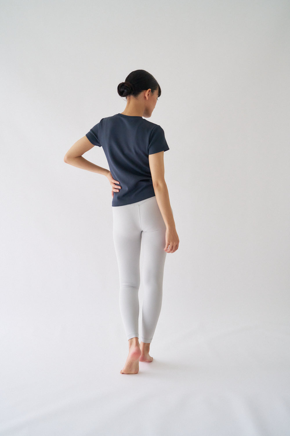 ZEN SEAMLESS フィットTシャツ