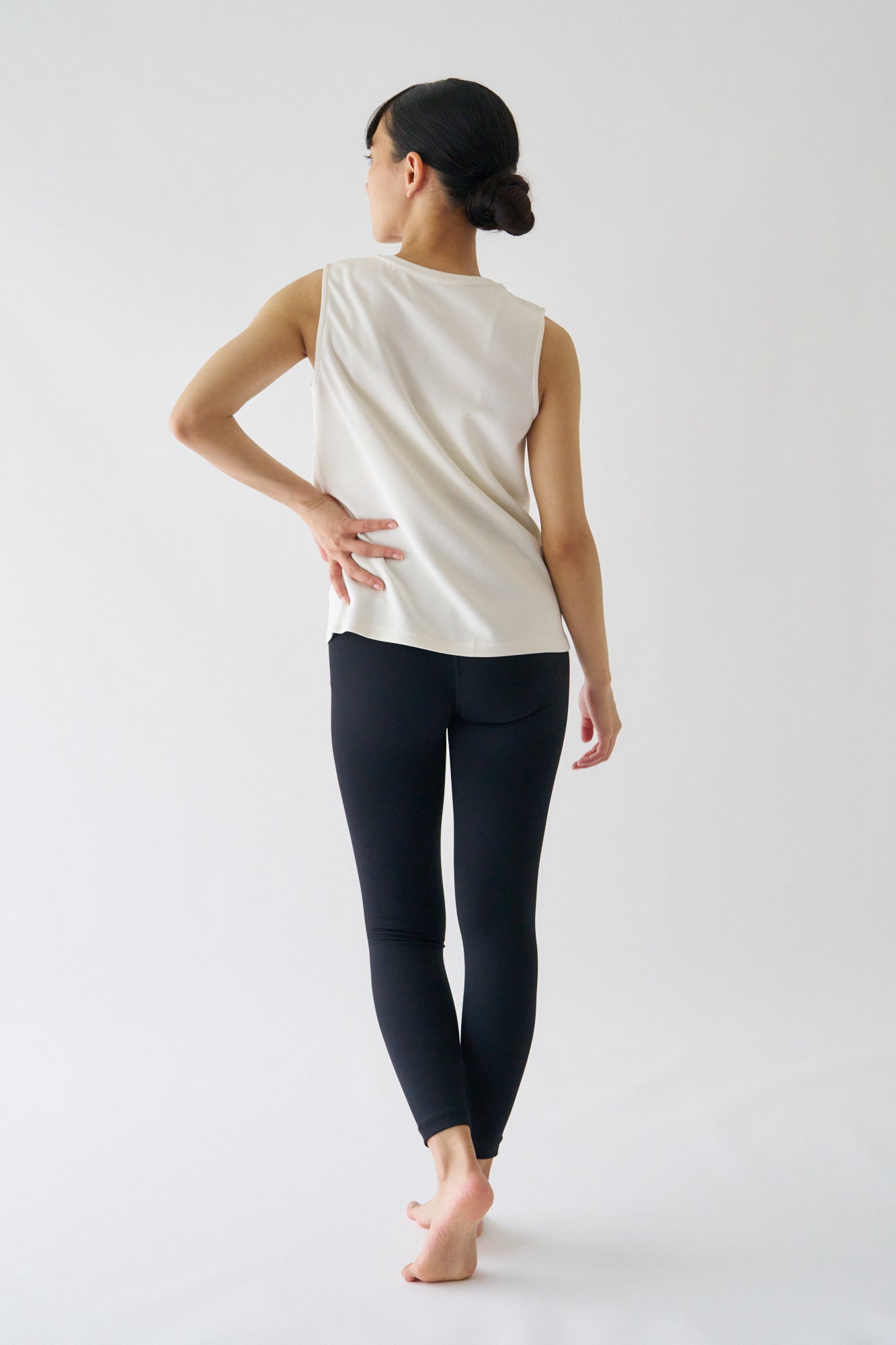 ZEN SEAMLESS スタンダートノースリーブシャツ