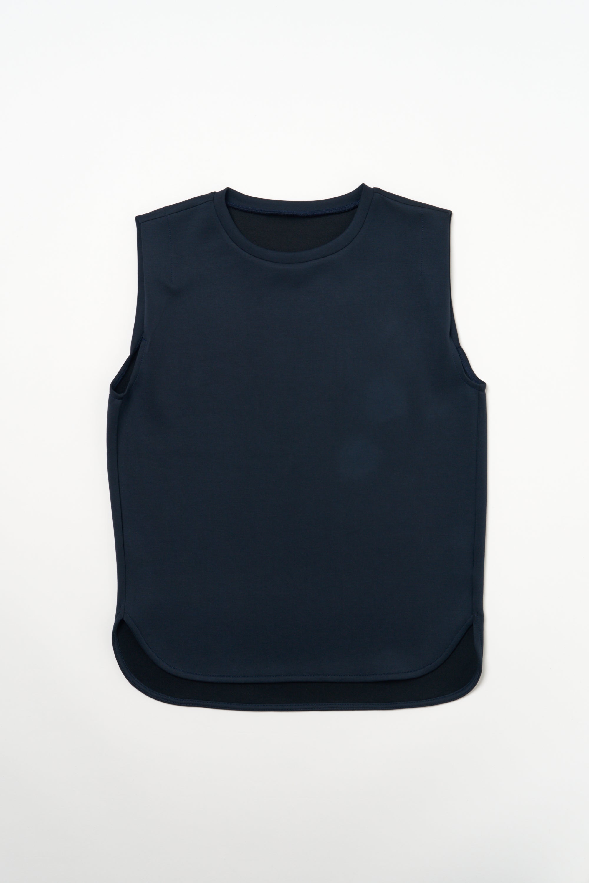 ZEN SEAMLESS タックノースリーブシャツ