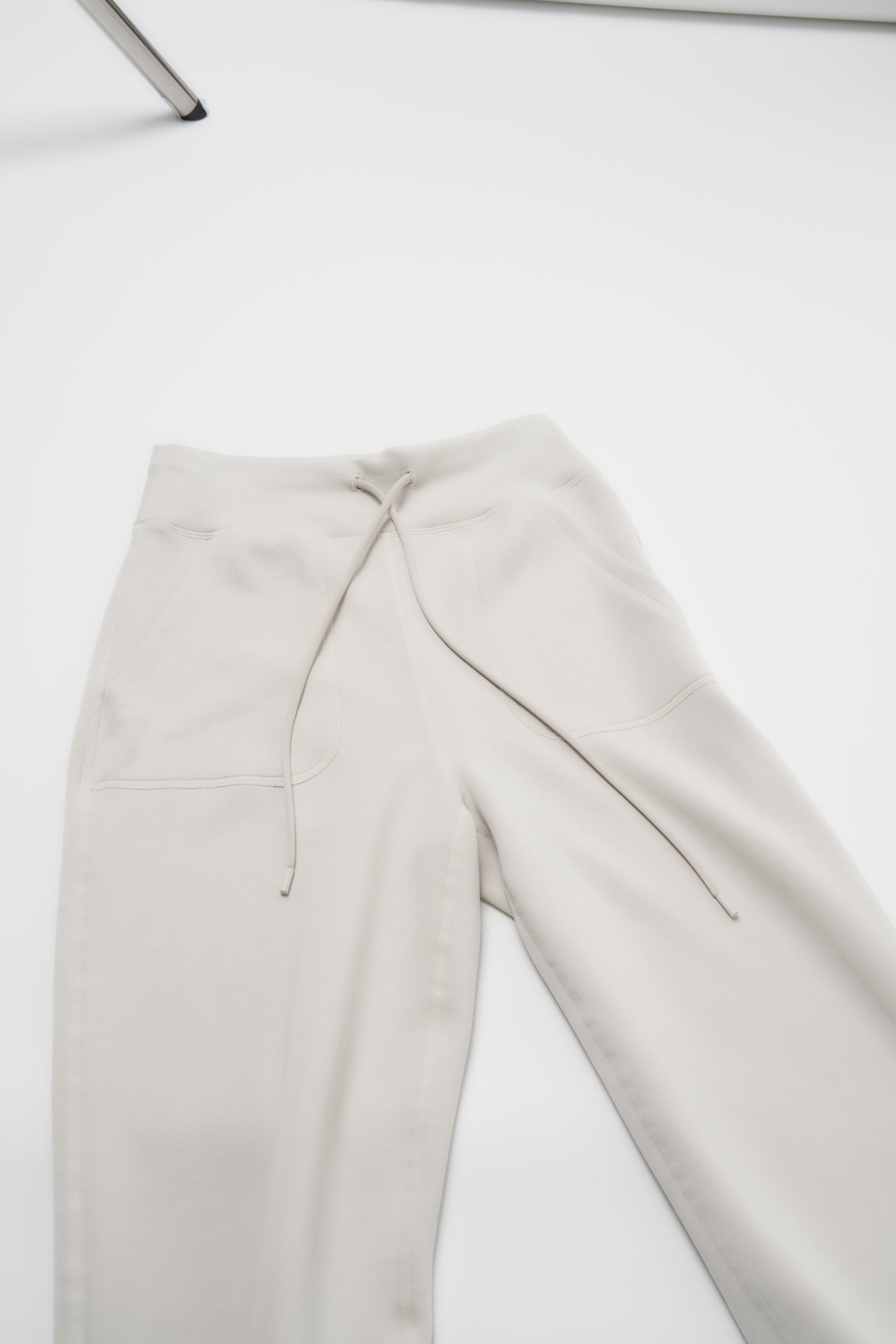 ZEN SEAMLESS コンフォートストレートパンツ